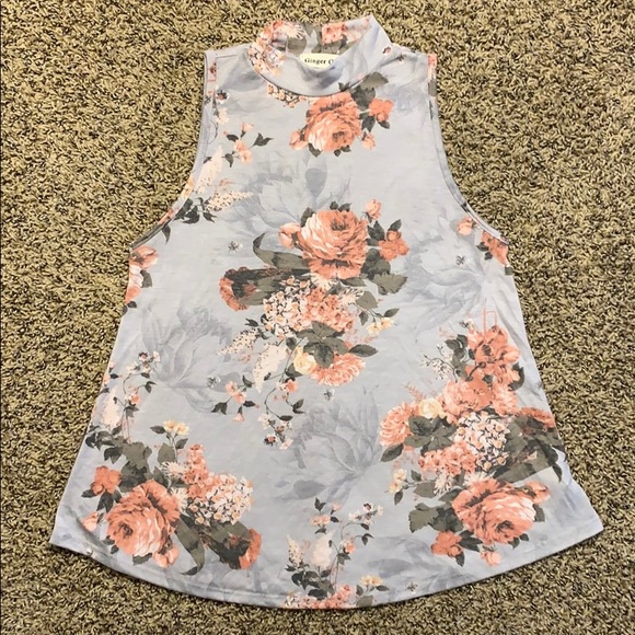 Tops - cute floral tank top